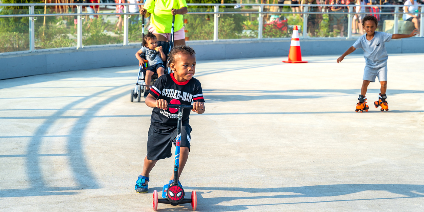 The Ribbon, supported by the Hylant Family Foundation, is a 1,000 foot loop trail featuring rolling hills and soft curves for a uniquely Metroparks roller skating experience. The Ribbon is connected to a 5,000 square foot skating pond that offers a traditional rink experience for beginners and a series of special events and programs.